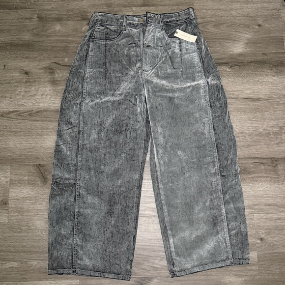 The Kenna mid rise heritage barrel jeans by Pilcro velvet edition - Picture 9 of 13